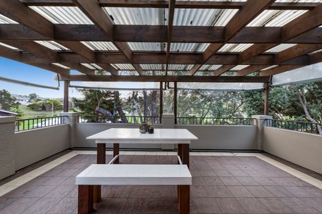 Photo of property in 29 Glencoe Road, Browns Bay, Auckland, 0630