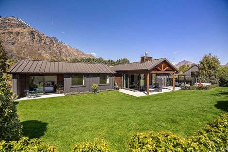 Photo of property in 6 Pendeen Crescent, Jacks Point, Queenstown, 9371