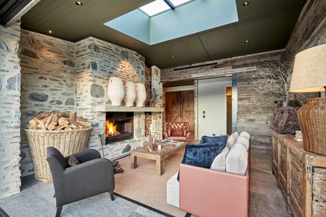 Photo of property in 12 Minaret Ridge, Wanaka, 9305