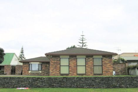 Photo of property in 111 Dickson Road, Papamoa Beach, Papamoa, 3118