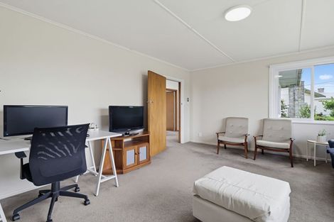 Photo of property in 19 Bennett Street, Waipawa, 4210