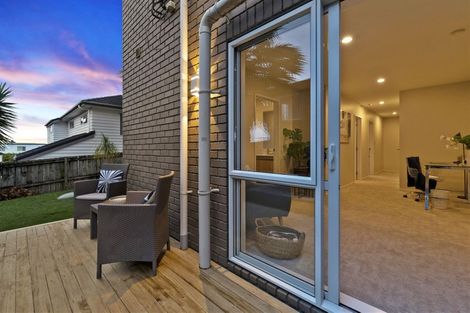 Photo of property in 20 Mulroy Place, Pinehill, Auckland, 0632