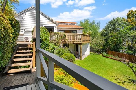 Photo of property in 14 Derwent Crescent, Titirangi, Auckland, 0604