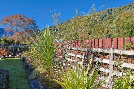 Photo of property in 74 Main Road, Harihari, 7884