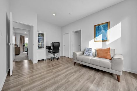 Photo of property in 13 James Elliot Way, Pokeno, 2402