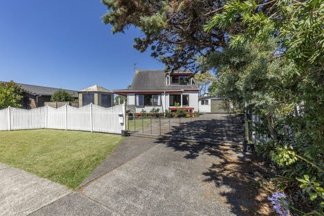 Photo of property in 14 Muscat Place, Henderson, Auckland, 0612