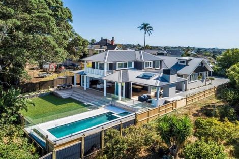 Photo of property in 24 Hinemoa Street, Birkenhead, Auckland, 0626