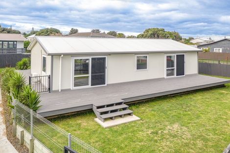Photo of property in 10 Karaka Street, Castlecliff, Whanganui, 4501