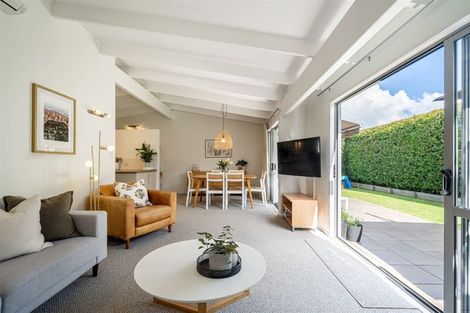 Photo of property in 1/52 Norwood Road, Bayswater, Auckland, 0622