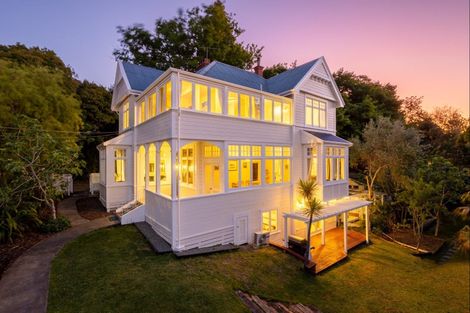 Photo of property in 16 Richmond Avenue, Nelson South, Nelson, 7010