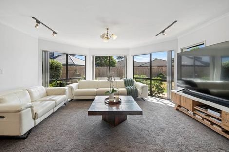 Photo of property in 27 Longford Park Drive, Takanini, 2112