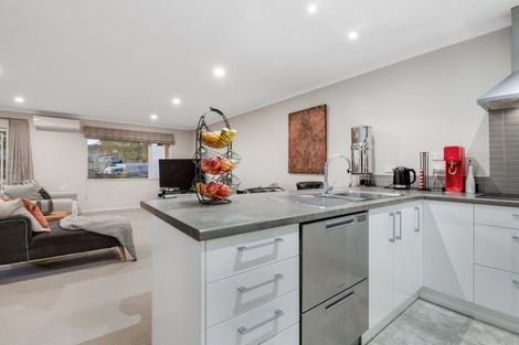 Photo of property in 3a Melia Place, Stanmore Bay, Whangaparaoa, 0932