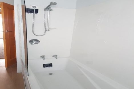 Photo of property in 33 Railway Esplanade, East Gore, Gore, 9710