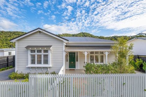 Photo of property in 95b Waikawa Road, Picton, 7220