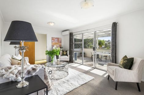 Photo of property in 3 Tesla Place, Totara Vale, Auckland, 0629
