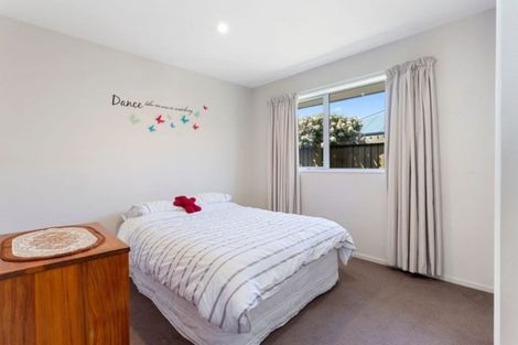 Photo of property in 43 Shortland Street, Wainoni, Christchurch, 8061