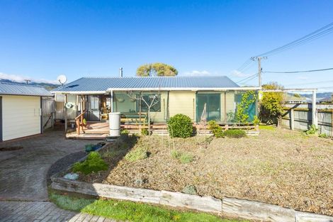 Photo of property in 3 Hazel Street, Ebdentown, Upper Hutt, 5018