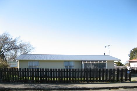 Photo of property in 5 Oxford Street, Marton, 4710