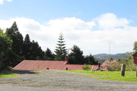 Photo of property in 196 Forest Hill Road, Waiatarua, Auckland, 0612