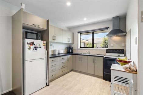 Photo of property in 1/320 Memorial Avenue, Burnside, Christchurch, 8053