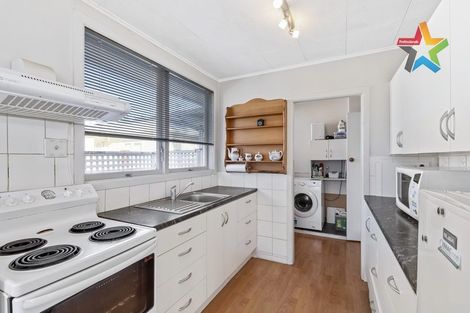 Photo of property in 5 Bird Grove, Stokes Valley, Lower Hutt, 5019