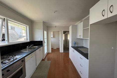 Photo of property in 28 Tamahere Drive, Glenfield, Auckland, 0629