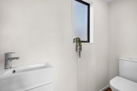 Photo of property in 21 Wainoni Road, Wainoni, Christchurch, 8061