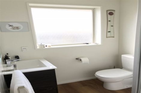 Photo of property in 22a Newnham Terrace, Upper Riccarton, Christchurch, 8041