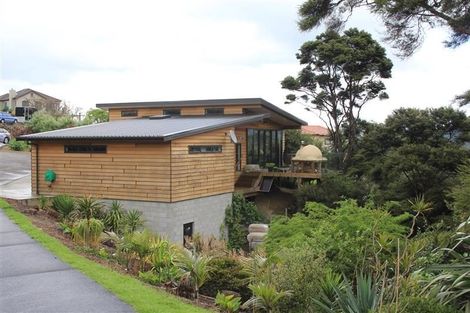 Photo of property in 132 Kittiwake Drive, Schnapper Rock, Auckland, 0632