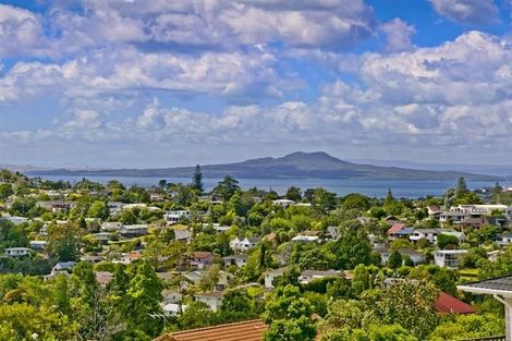 Photo of property in 1/2 Morice Place, Torbay, Auckland, 0630