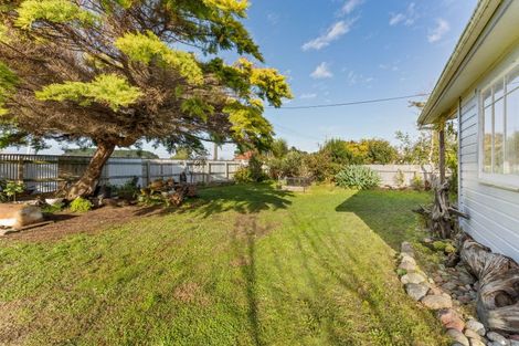 Photo of property in 16 Punga Street, Tangimoana, 4822