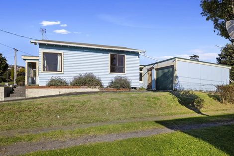 Photo of property in 80 Pioneer Road, Moturoa, New Plymouth, 4310