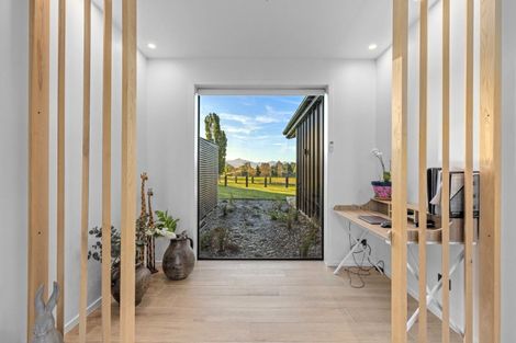 Photo of property in 87 Black Peak Road, Wanaka, 9382