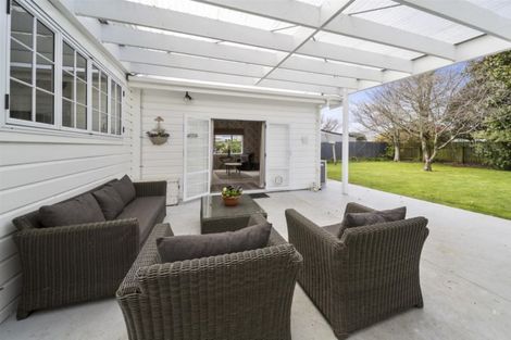 Photo of property in 22 Disraeli Street, Hawera, 4610