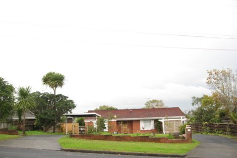 Photo of property in 1/45 Parkhill Road, Mellons Bay, Auckland, 2014