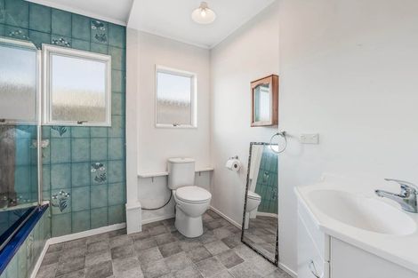 Photo of property in 1 Hinemoa Place, Snells Beach, 0920