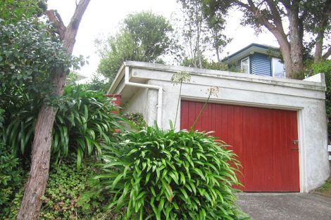 Photo of property in 31 Lyndhurst Road, Tawa, Wellington, 5028