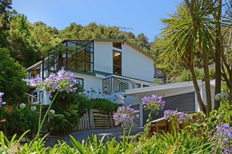 Photo of property in 1 Whiorau Grove, Lowry Bay, Lower Hutt, 5013