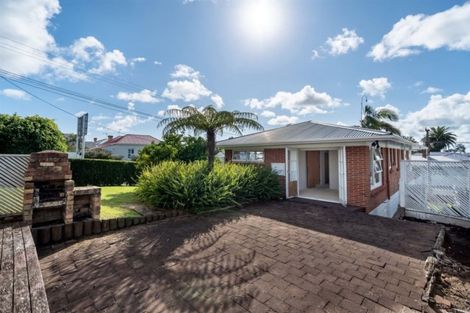 Photo of property in 28 Richmond Avenue, Northcote Point, Auckland, 0627