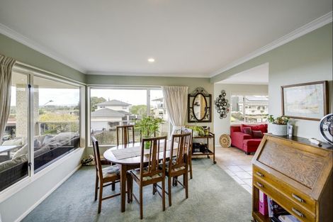 Photo of property in 76a Churchill Drive, Taradale, Napier, 4112