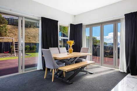 Photo of property in 1 Aoraki Rise, Aotea, Porirua, 5024