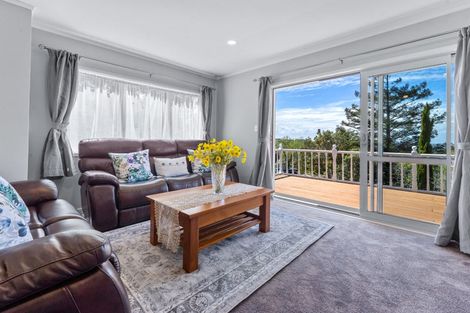 Photo of property in 18 Murano Place, Chatswood, Auckland, 0626