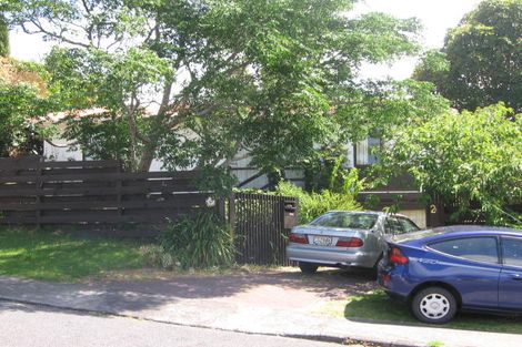 Photo of property in 2/339 Wairau Road, Totara Vale, Auckland, 0627