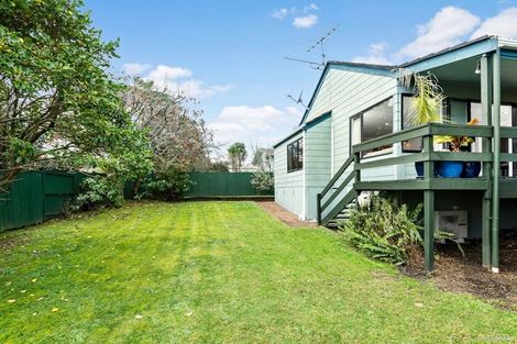 Photo of property in 13 Sunward Rise, Glenfield, Auckland, 0629