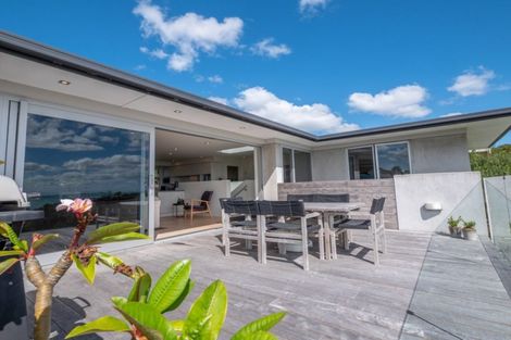 Photo of property in 16 Bay View Road, Moncks Bay, Christchurch, 8081
