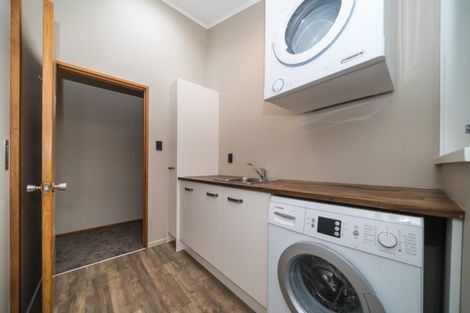 Photo of property in 6 Kapiti Place, Awapuni, Palmerston North, 4412