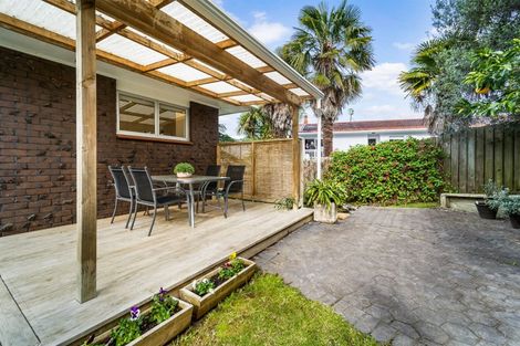 Photo of property in 8 Newstead Avenue, Browns Bay, Auckland, 0632
