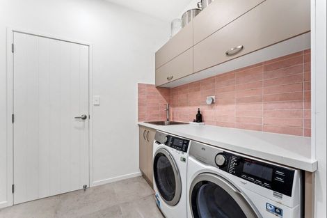 Photo of property in 4 Taumata Road, Omaha, Warkworth, 0986