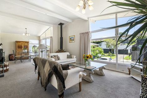 Photo of property in 16 Keldale Place, Forrest Hill, Auckland, 0620