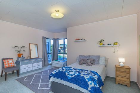 Photo of property in 17 Avon Street, Levin, 5510